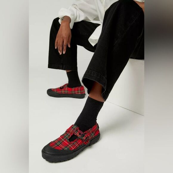 🔥 VANS STYLE 93 PLAID MARY JANE SNEAKER IN PLAID RED/BLACK Size 6 Men 7.5 Women - Picture 9 of 10